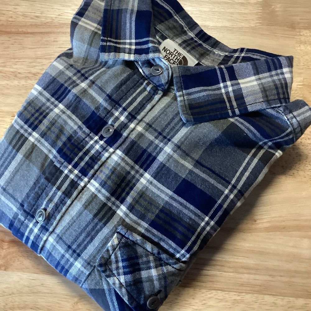 EUC Ladies The North Face long Sleeved Flannel Top - Medium‎